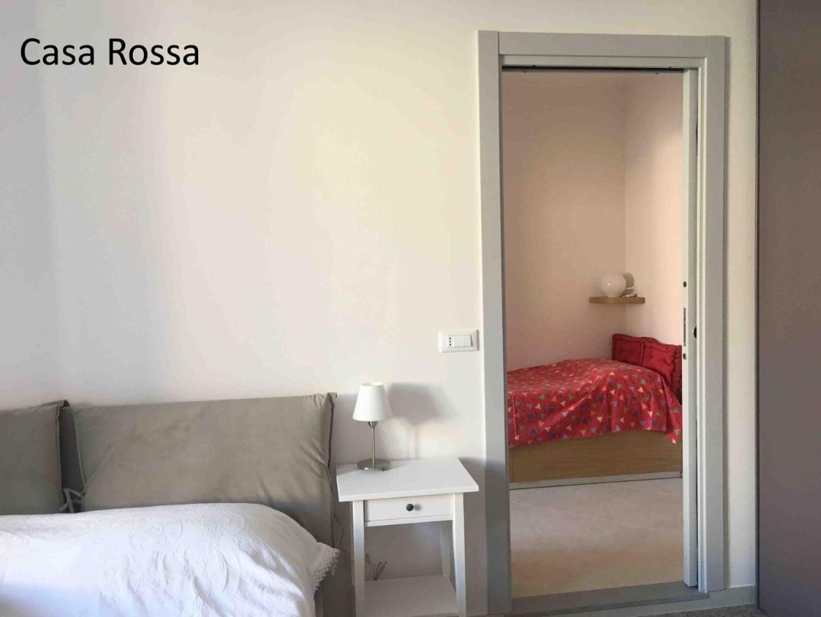 Case Rossa E Blu 维拉诺瓦达尔本加 外观 照片