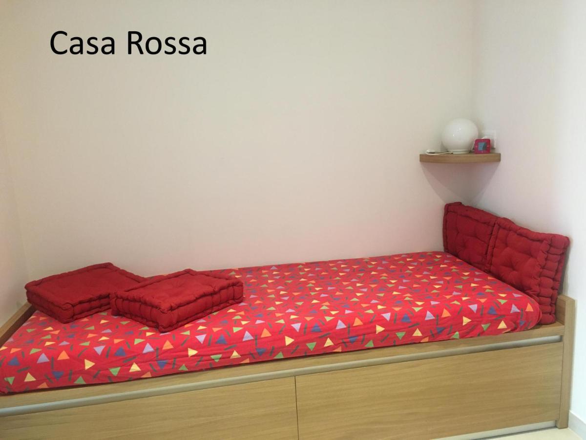 Case Rossa E Blu 维拉诺瓦达尔本加 外观 照片